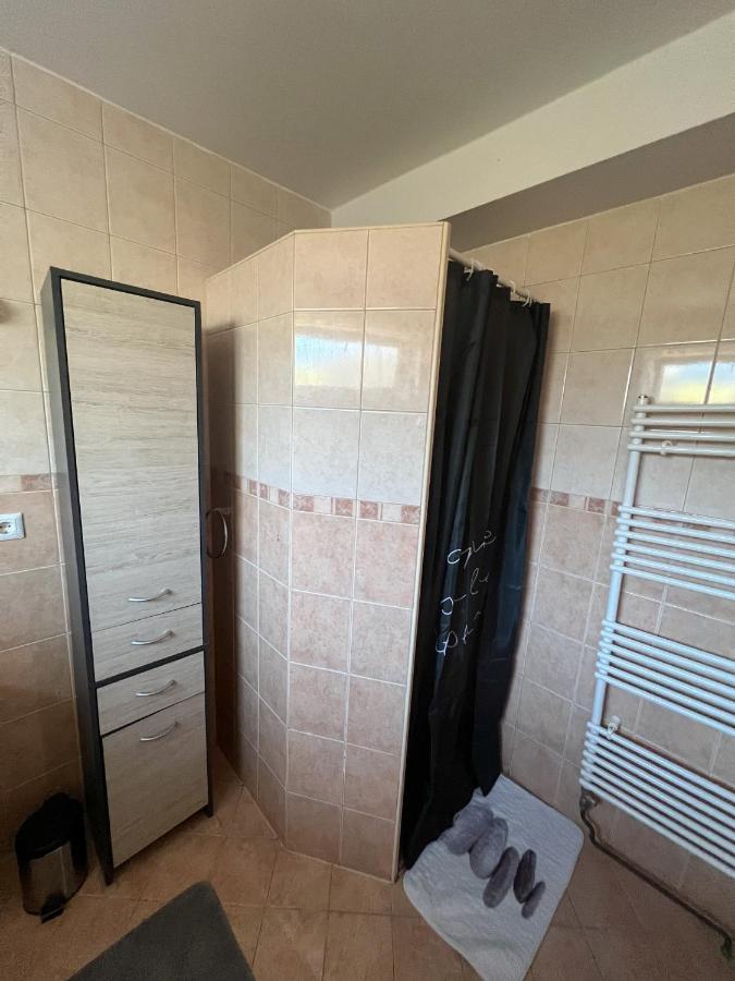 Lovely Basement Rental ブレッド エクステリア 写真