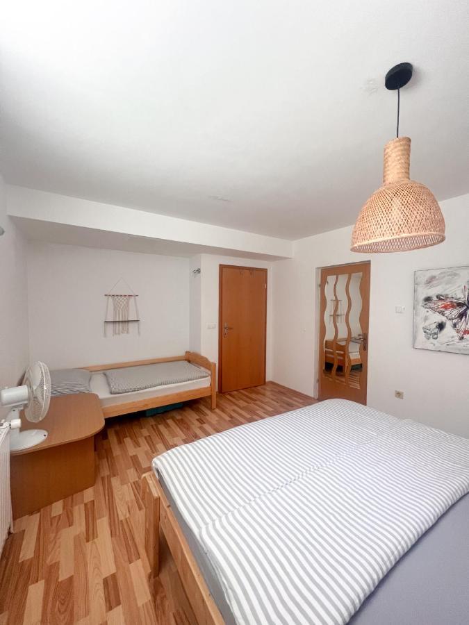 Lovely Basement Rental ブレッド エクステリア 写真